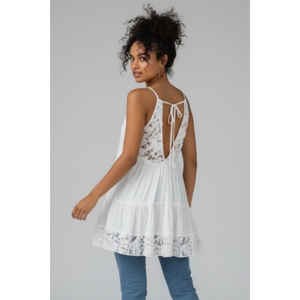 POL Ivory Lace Trimmed Tiered Tunic Top | Sleeveless Open Back Tank Top